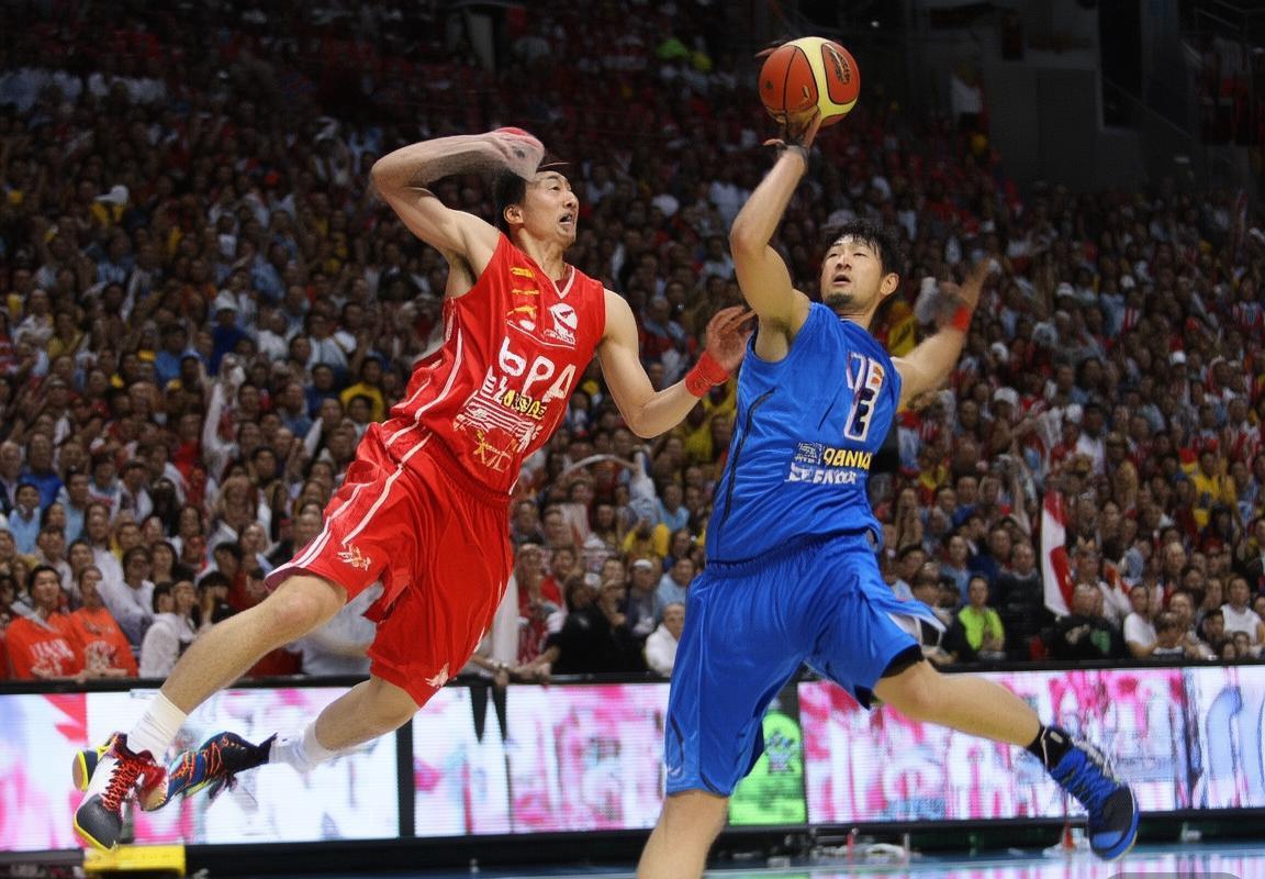 2015年CBA山东VS上海巅峰对决：经典瞬间与影响回顾